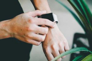 Можно ли активировать eSim на Apple Watch в Украине?