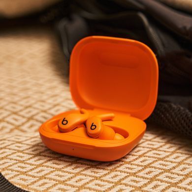 Наушники Powerbeats Fit &mdash; Wireless Fitness Earbuds with Secure Fit &mdash;&nbsp;Spark Orange (ME2M4)