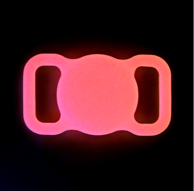 Розовый люминесцентный силиконовый чехол на ошейник для AirTag