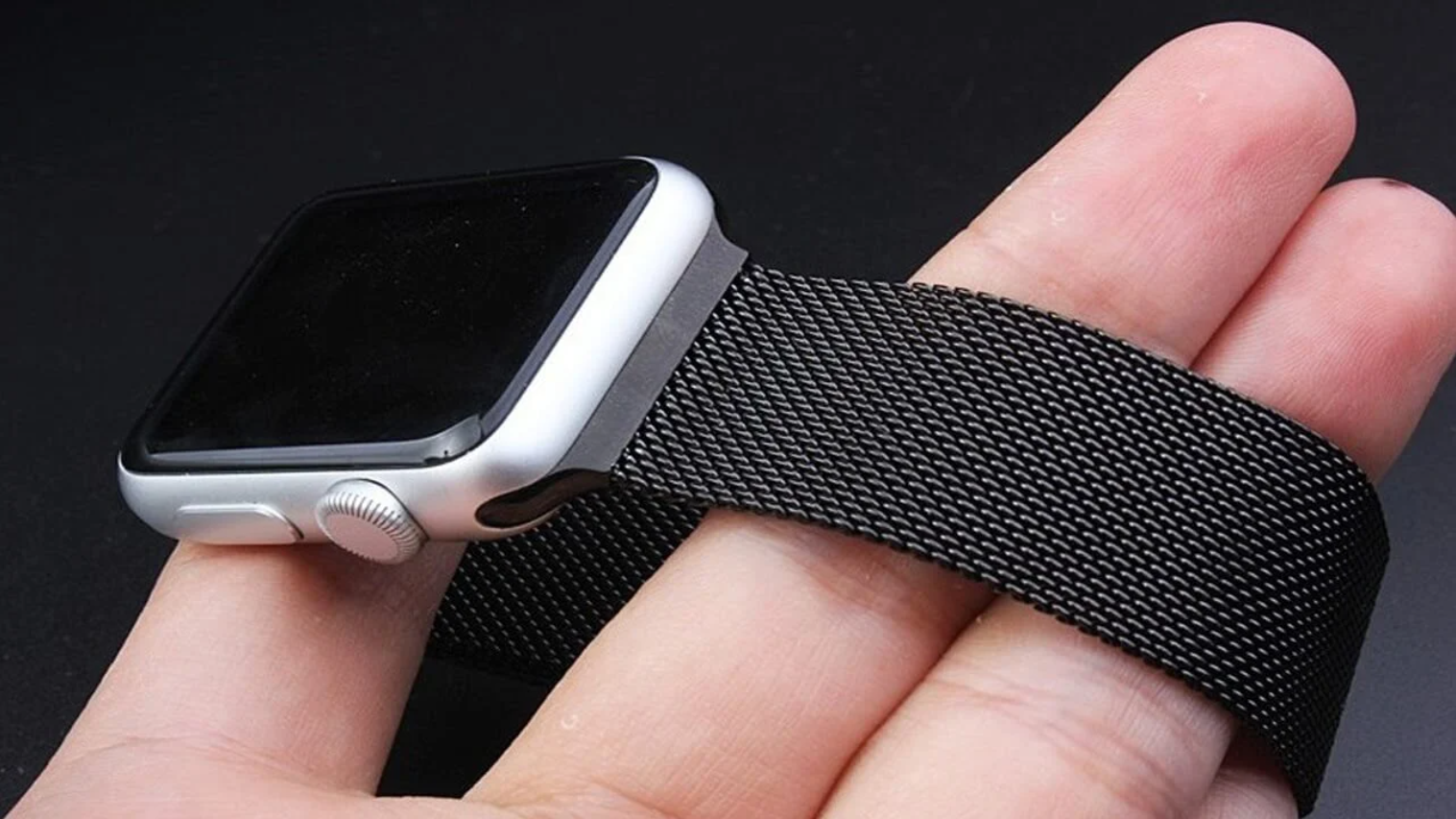 Apple watch milanese loop